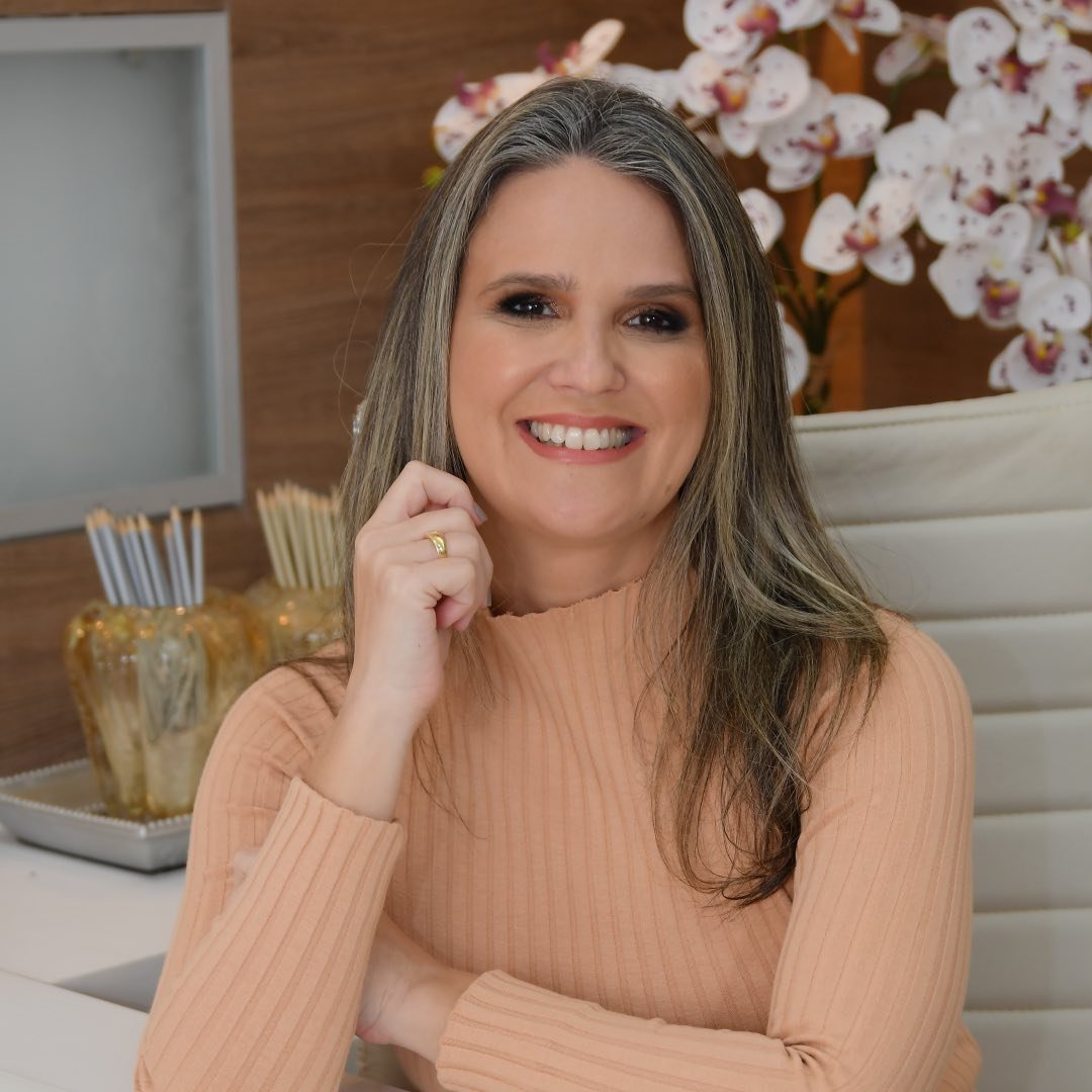 Dra. Letícia Bastos